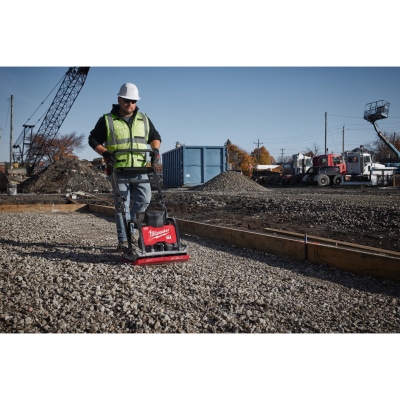 MX FUEL™ Akku-Rüttelplatte, Milwaukee_4